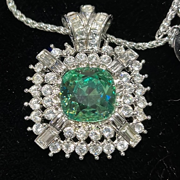 #21 Vintage Nolan Miller Pendant, Green & Clear Crystal Pendant,Silver 18" Chain - Picture 3 of 10